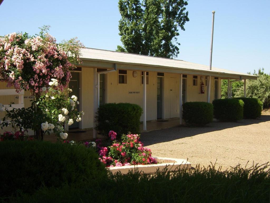 Garden Motor Inn Gundagai Kültér fotó